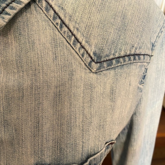 Elizabeth & James Small - Picture 10 of 16